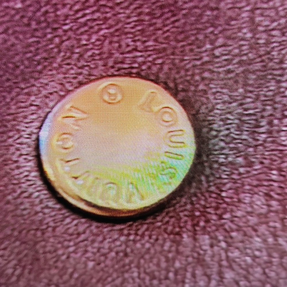 Louis Vuitton Deep Purple/Plum a Vernis key case - Picture 8 of 14